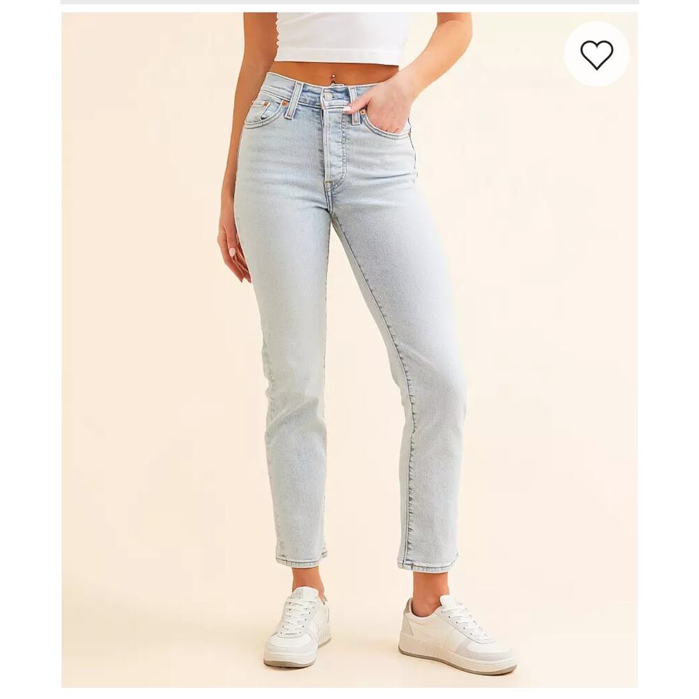Levi’s Wedgie Straight Jeans Size 25 NWT High Rise Light Wash Cropped Minimalist